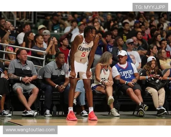 海兰德表现出色7投4中三分球3记贡献11分1篮板2抢断值得期待